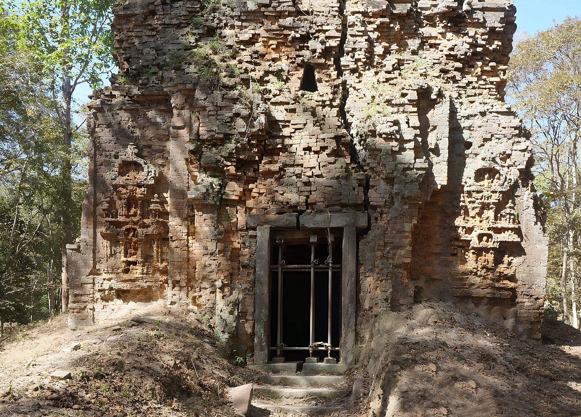 Sanctuary N16 at Sambor Prei Kuk, Kampong Thom Province