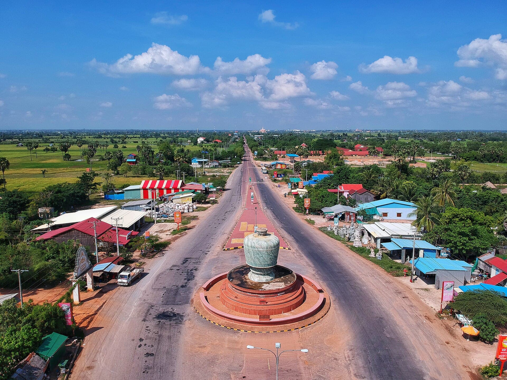 The skyline of Pursat from its entrance on Highway 5